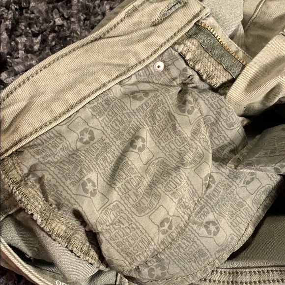 Mossimo Denim Jean Shorts, Green Color, Curvy Midi - Picture 4 of 4